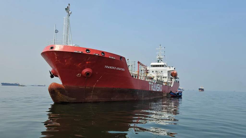 Kapal Pertamina MT Transko Arafura selamatkan korban KMP Mutiara Sentosa 2