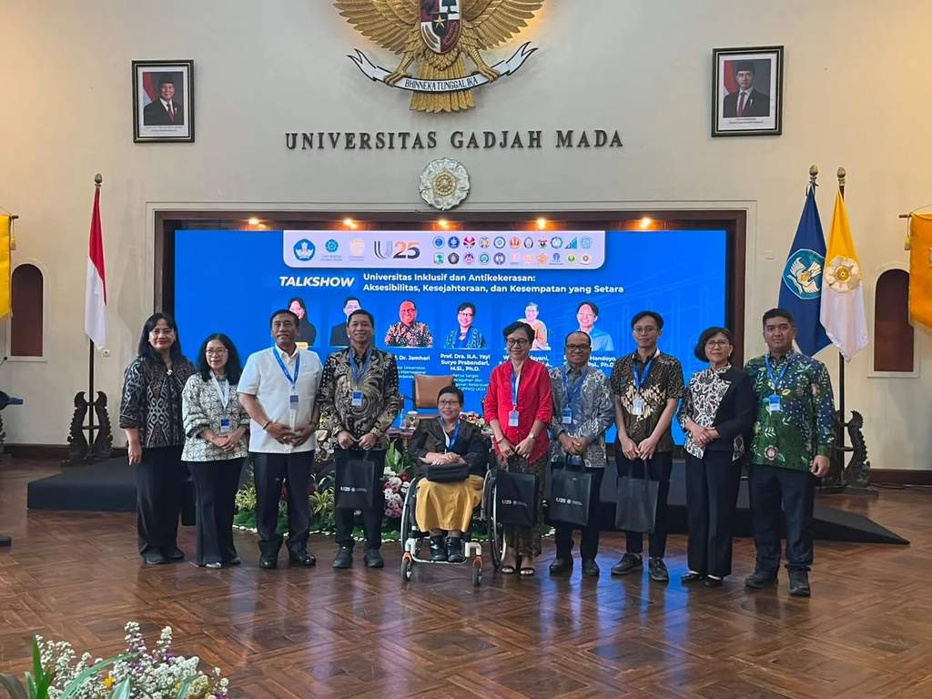 Rektor ITS Bambang Pramujati dalam forum pimpinan PTN-BH
